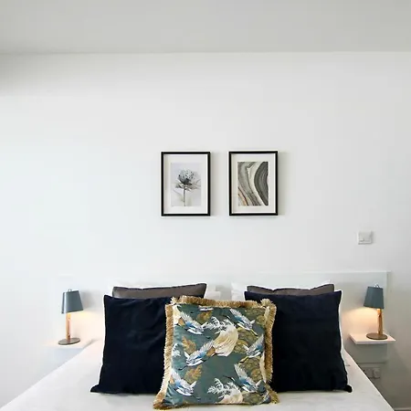 Phaedrus Living: Luxury Suite Nicosia 502 Exterior photo