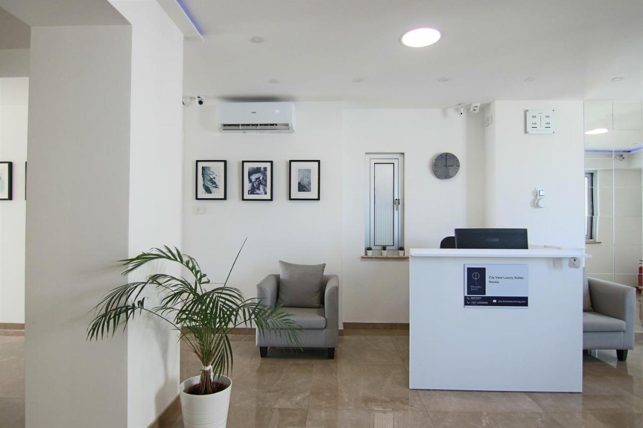 Phaedrus Living: Luxury 502 *